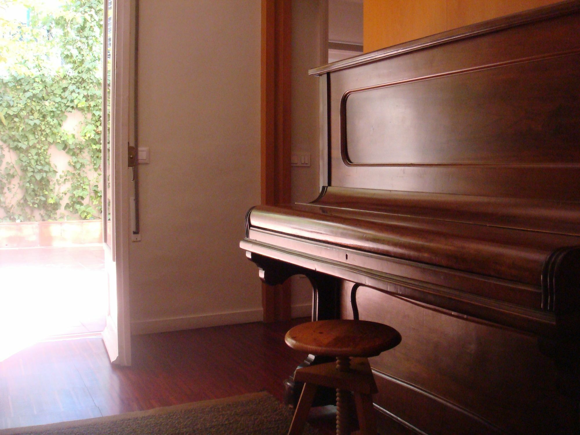 Suitur Courtyard Apartment Barcelona Ngoại thất bức ảnh